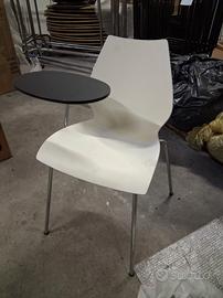 sedia Kartell del modello Maui, disegnata da Vico 
