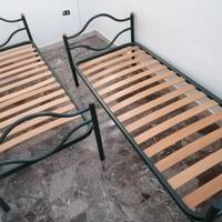 Armadio cameretta, due letti singoli senza materas