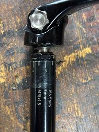 Perno passante sgancio rapido