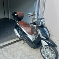 Piaggio Beverly 300 i.e. Nero