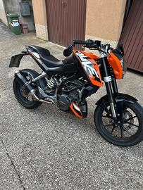 KTM Duke 125