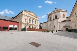 4 LOCALI A L'AQUILA