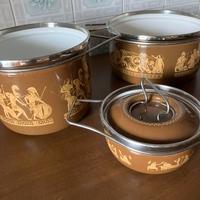 tre pentole smaltate, un solo coperchio,