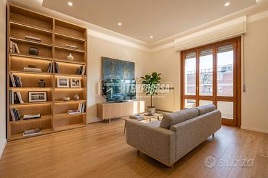 PENTALOCALI CON BALCONE, BOX E POSTO AUTO