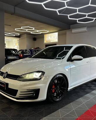 Volkswagen Golf 7 GTD 2.0 TDI DSG - FABIANOAUTO