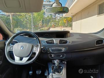 RENAULT Scénic XMod Cross 1.5 dCi
