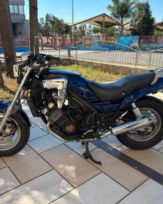Yamaha FZX 750