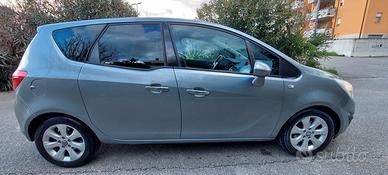 MERIVA 1,3 DIESEL 75 CV COSMO PELLE SEDILI RISCALD