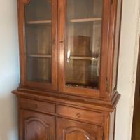 Mobile d’epoca con vetrina