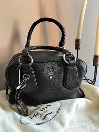 Bauletto Prada in pelle nera mai usato