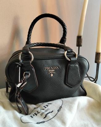 Bauletto Prada in pelle nera mai usato