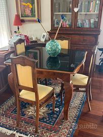 Tavolo in legno stile classico