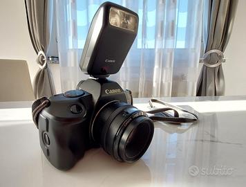 Canon EOS 850 + EF 50mm f/1.8 + Flash originale