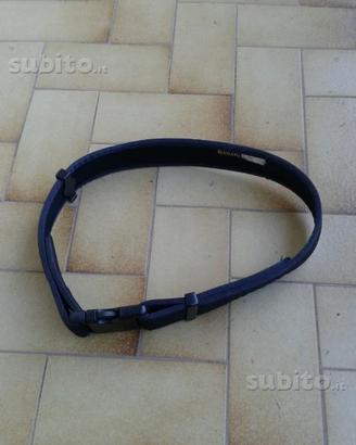 Cinturone nero e spallacci