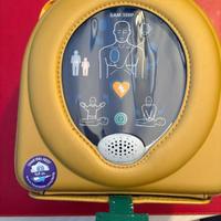 DEFRIBILLATORE SEMIAUTOMATICO