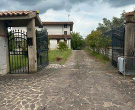 Villa indipendente con terreno