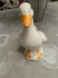 Paperella vintage in ceramica bianca e