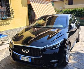 Infiniti Q30s Black line Awd