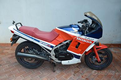 Honda VF 500 - 1985