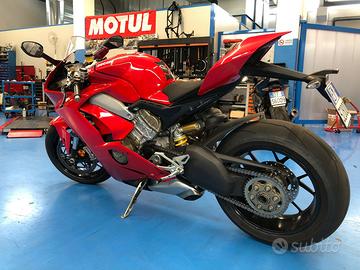 Panigale V4