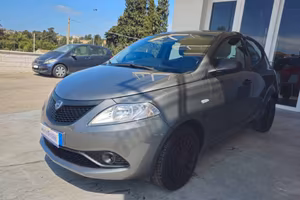 Lancia Ypsilon 1.0 firefly hybrid Silver s&s 70cv