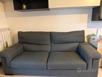 Divano PoltroneSofa Grigio, tessuto maglie larghe