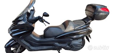 Scooter Yamaha Majesty 400 con bauletto 