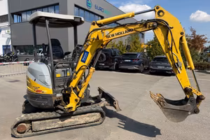 MINIESCAVATORE NEWHOLLAND E26B SR