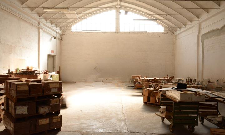 Capannoni lungo strada statale val cesano