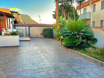 Villagrazia di Carini,50m dal mare(8posti letto)