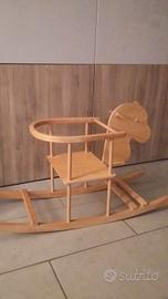 Cavallo a dondolo in legno con anello protezione 