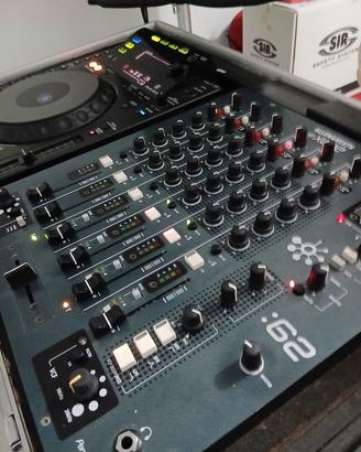Mixer DJ professionale