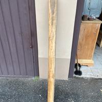 Trave in legno vecchio