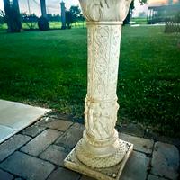 Colonna decorativa in pietra