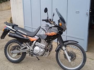 Honda dominetor 650
