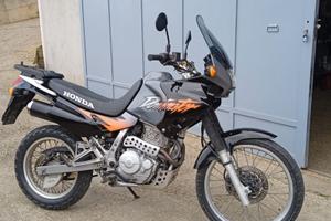 Honda dominetor 650