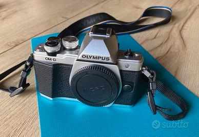 Olympus E - M10 mark II in perfette condizioni.