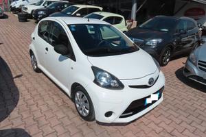 Toyota Aygo 1.0 BENZINA 5 porte NOW FULL 2012