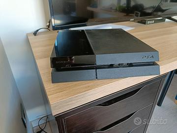 PLAYSTATION 4 FAT + 3 GIOCHI ORIGINALI