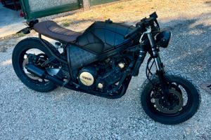 YAMAHA FZ 750 custom cafe racer anno 1985
