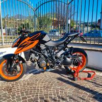 Ktm superduke 1290 r black & orange