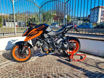 Ktm superduke 1290 r black & orange