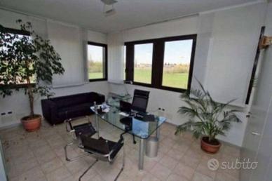 Immobile di 114 m² con 5 locali a Castenaso