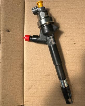 Iniettore Denso DCRI016130 - Opel 1.7 astra j 2010
