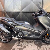 Yamaha Tmax 560