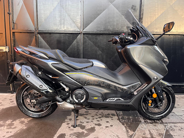 Yamaha Tmax 560