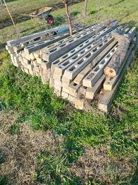 PALI PER RECINZIONE O VIGNA IN CEMENTO