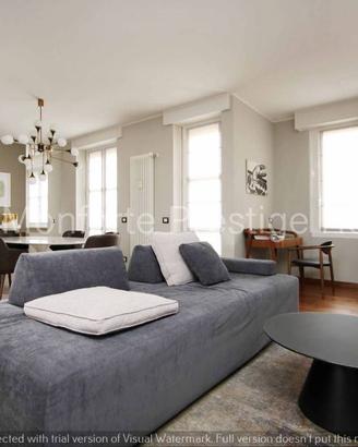 Elegante residenza contemporanea con terrazzo