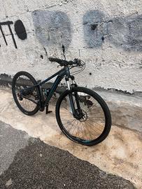 bici big nine grigia e nera