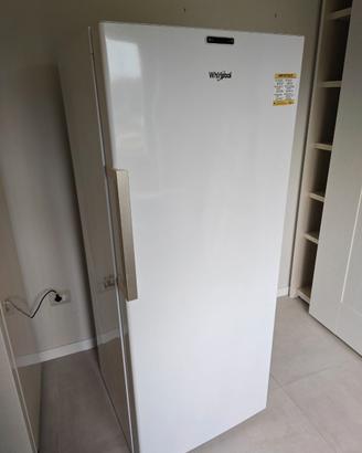 Congelatore verticale Whirlpool (309L)